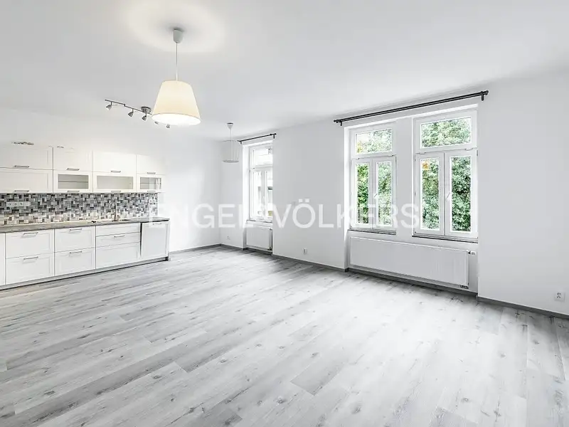 Pronájem bytu 2+kk 63 m², Praha – náhled fotky 1