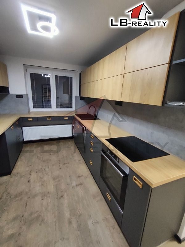 Pronájem bytu 2+1 70 m² – fotografie 3