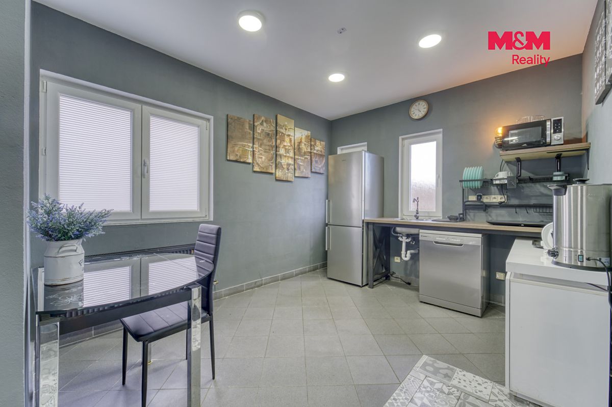 Prodej obchodního prostoru 562 m² – fotografie 3