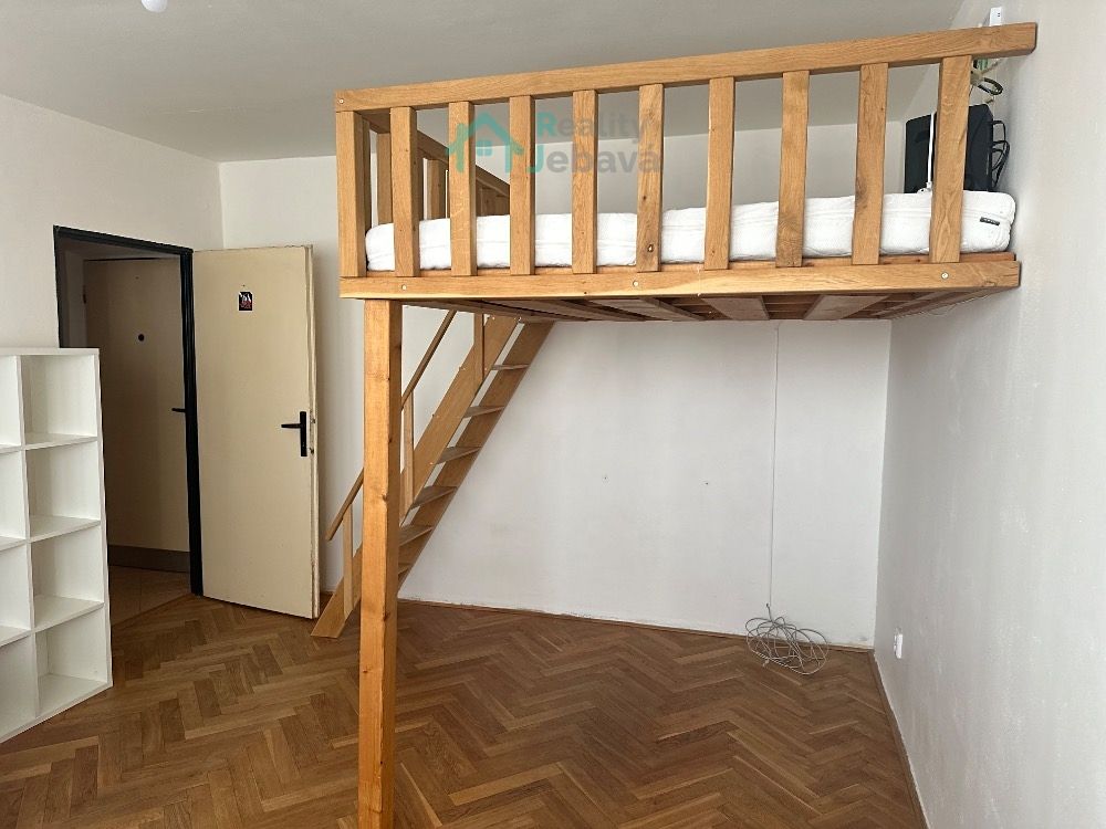 Pronájem bytu 1+1 32 m² – fotografie 4