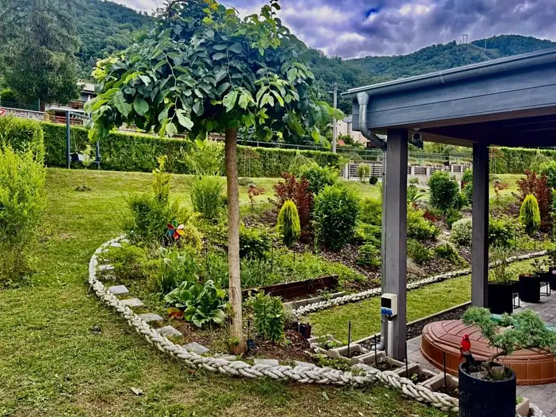 Prodej rodinného domu 250 m², pozemek 1007 m², Ústí nad Labem – náhled fotky 2