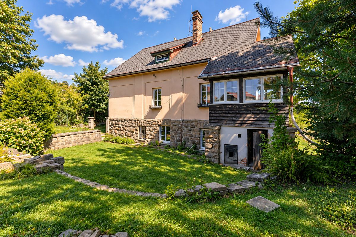 Prodej vícegeneračního domu 350 m², pozemek 1200 m² – fotografie 3
