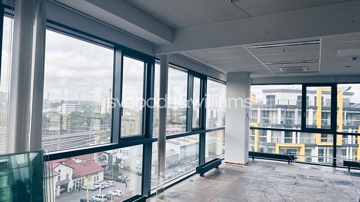 Pronájem kanceláře 1124 m²