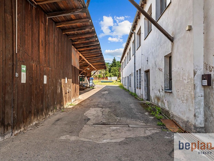Prodej komerčního prostoru, 7 660 m² (24 z 26)