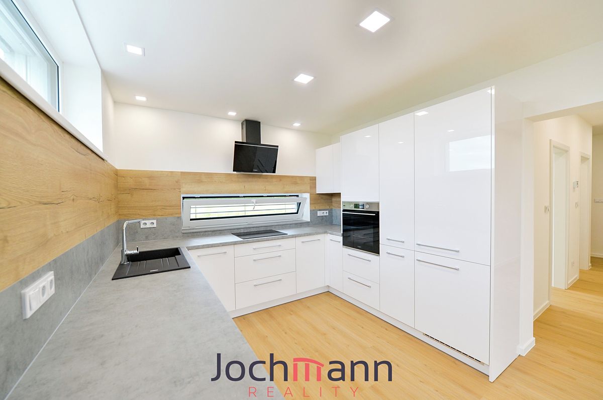 Pronájem rodinného domu 120 m², pozemek 300 m² – fotografie 4