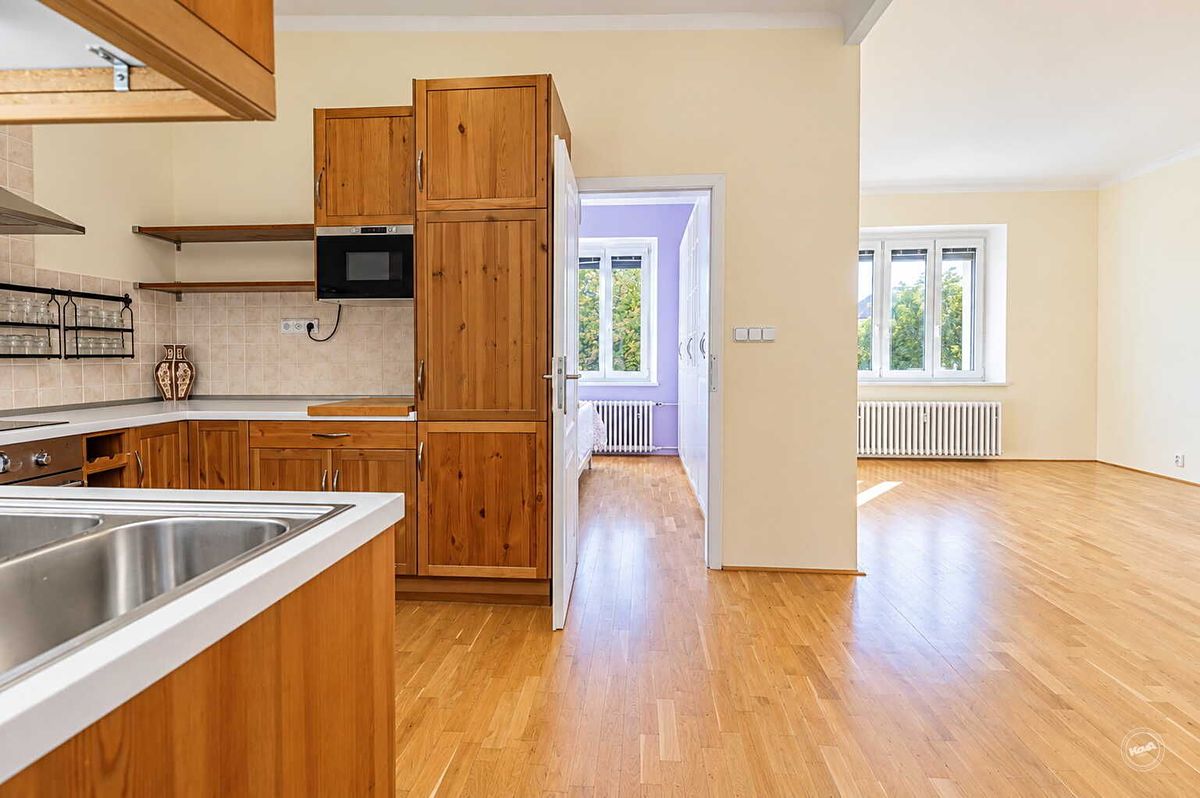 Pronájem bytu 4+kk 98 m²
