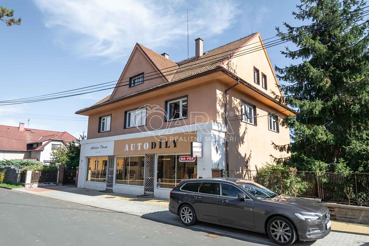 Prodej rodinného domu 411 m², pozemek 814 m²