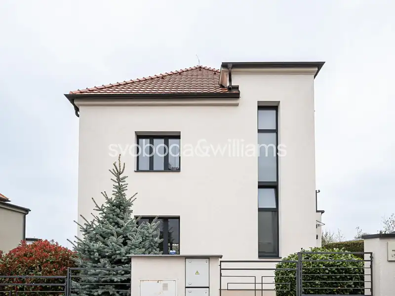 Prodej rodinného domu 223 m², pozemek 499 m², Praha – náhled fotky 1