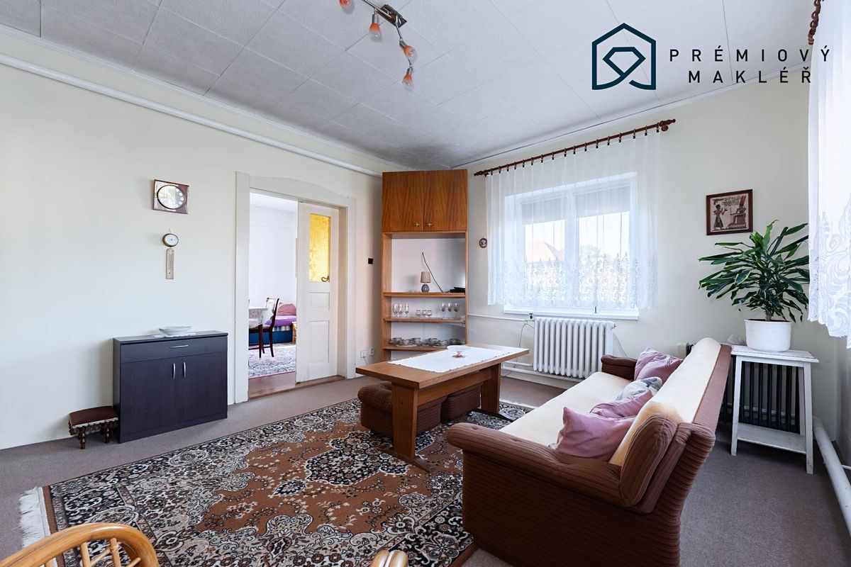 Prodej rodinného domu 170 m², pozemek 825 m² – fotografie 3