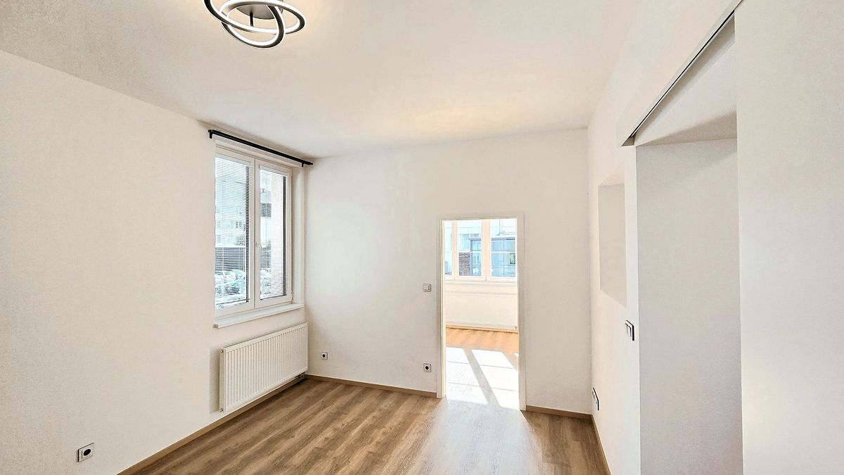 Pronájem bytu 2+kk 38 m² – fotografie 4
