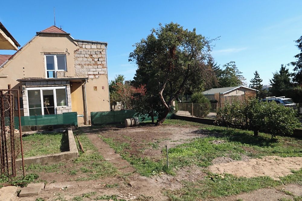 Prodej stavebního pozemku 318 m² – fotografie 5