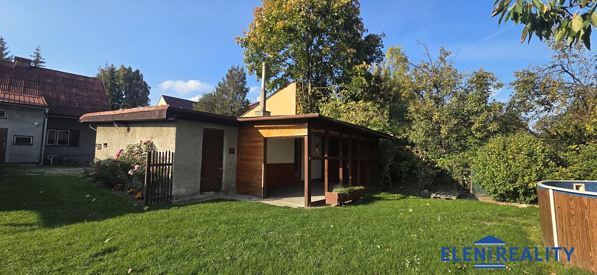 Prodej rodinného domu 260 m², pozemek 1458 m² – fotografie 3