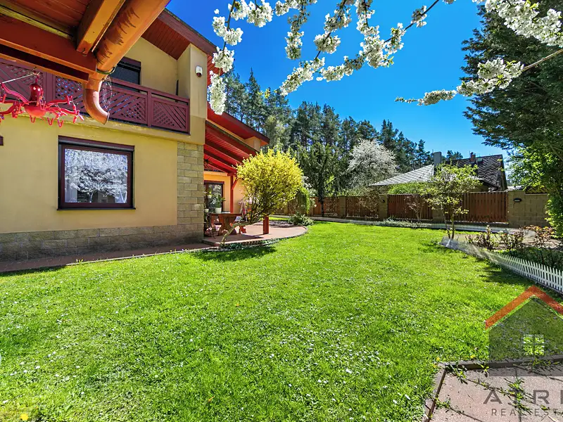 Prodej rodinného domu 274 m², pozemek 587 m², Plzeň – náhled fotky 2