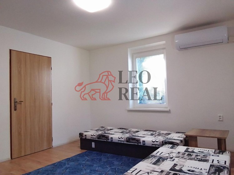 Pronájem bytu 2+1, 51 m² (6 z 21)