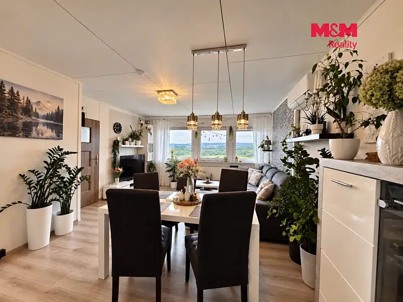Prodej rodinného domu 218 m², pozemek 930 m², Žatec – náhled fotky 2