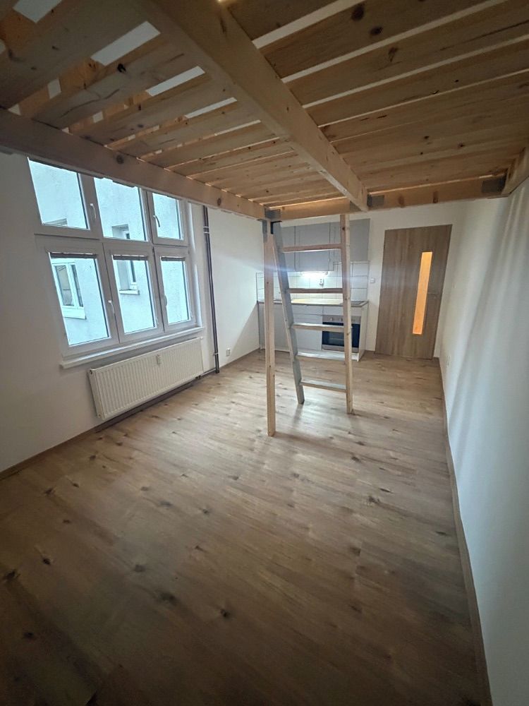 Pronájem bytu 1+kk 28 m² – fotografie 3