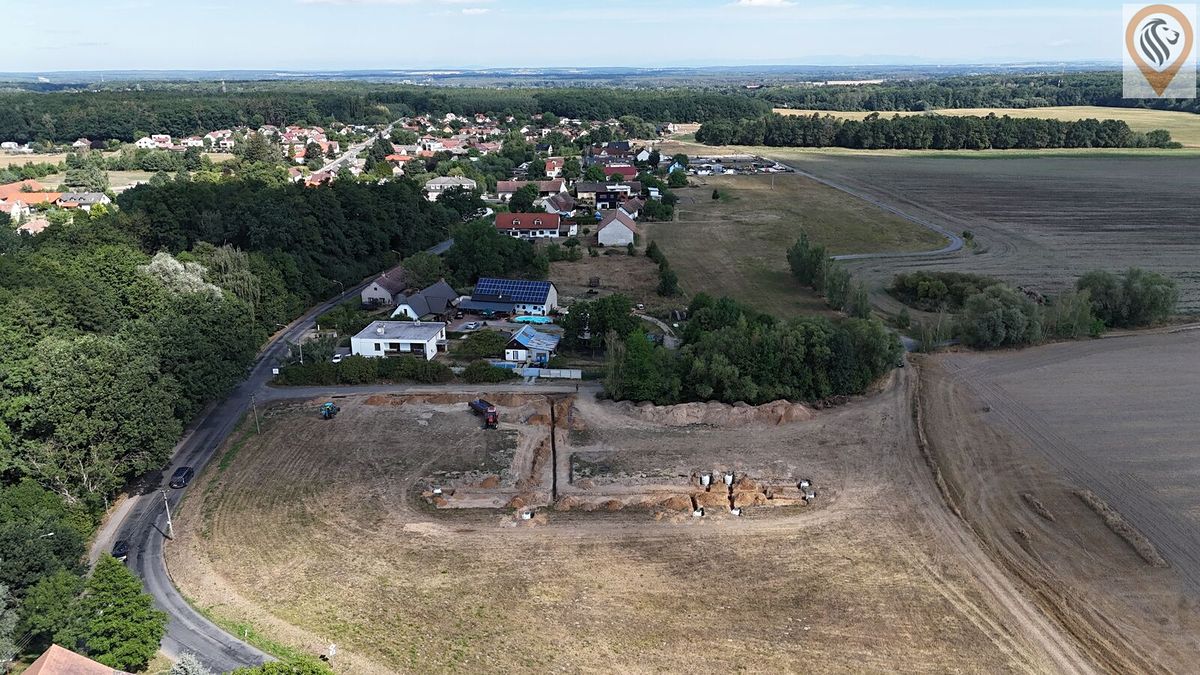 Prodej stavebního pozemku 838 m² – fotografie 2