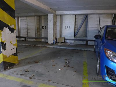 Pronájem garážového stání 13 m²
