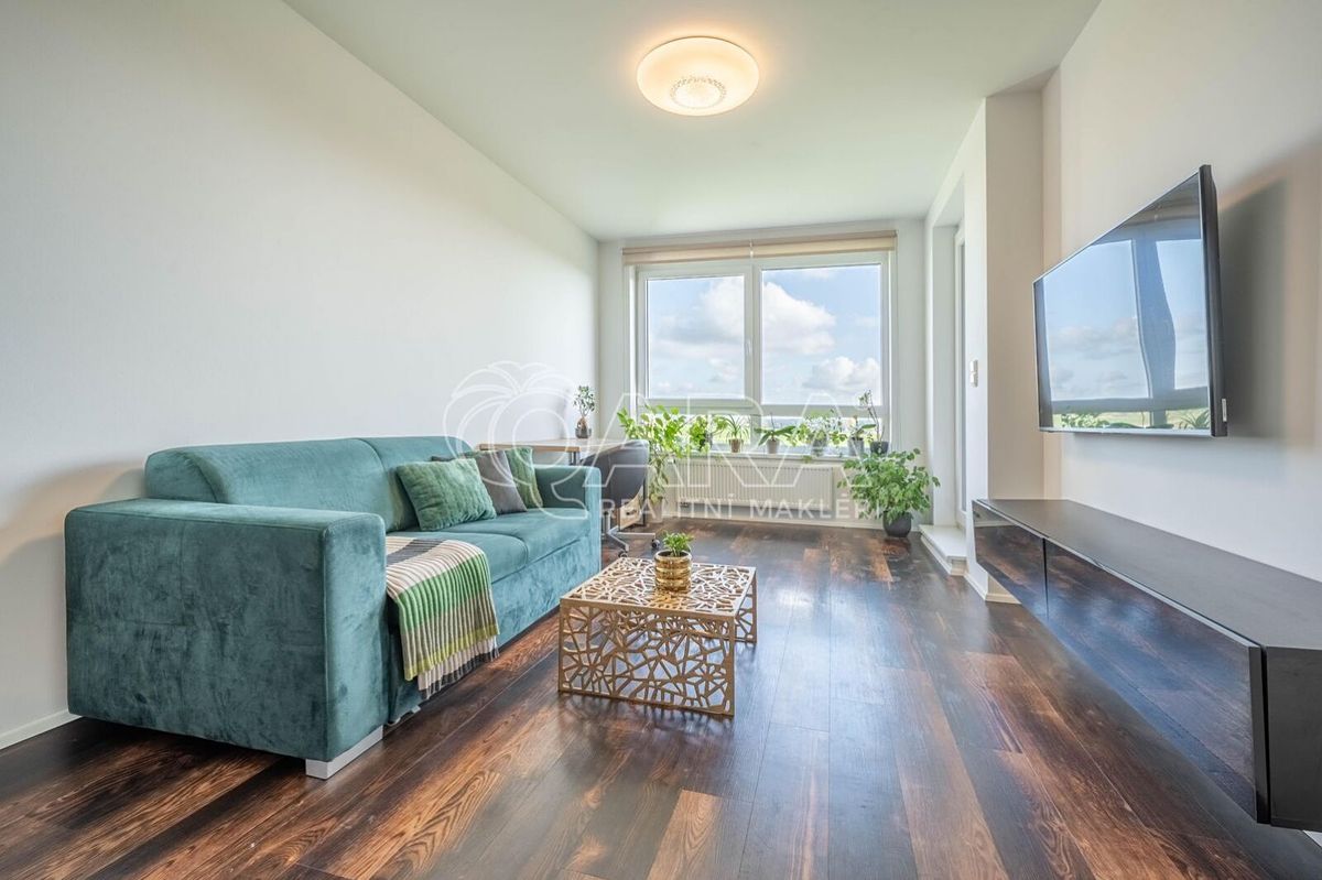 Pronájem bytu 2+kk 53 m² – fotografie 3