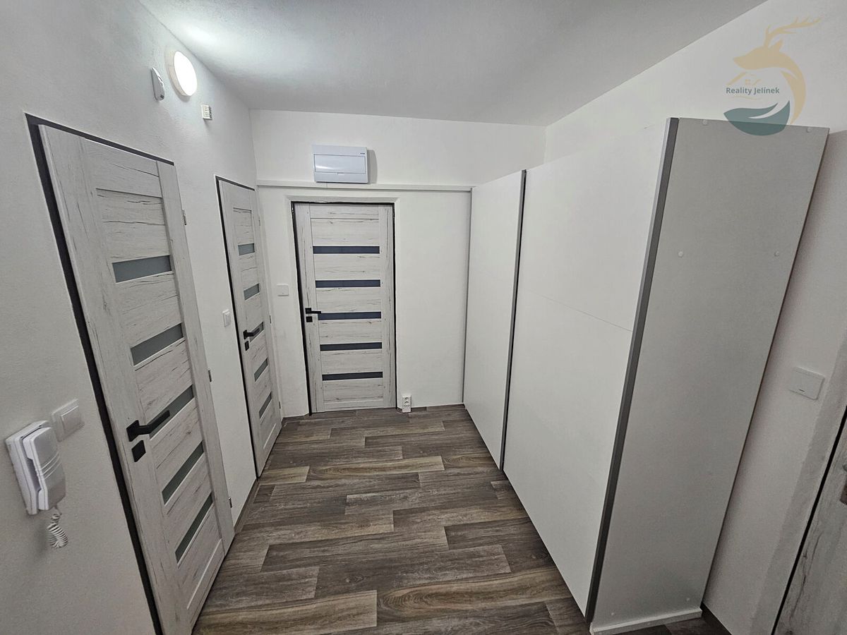 Pronájem bytu 2+1 66 m² – fotografie 3