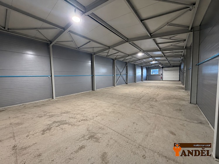 Pronájem komerčního prostoru, 240 m² (8 z 9)