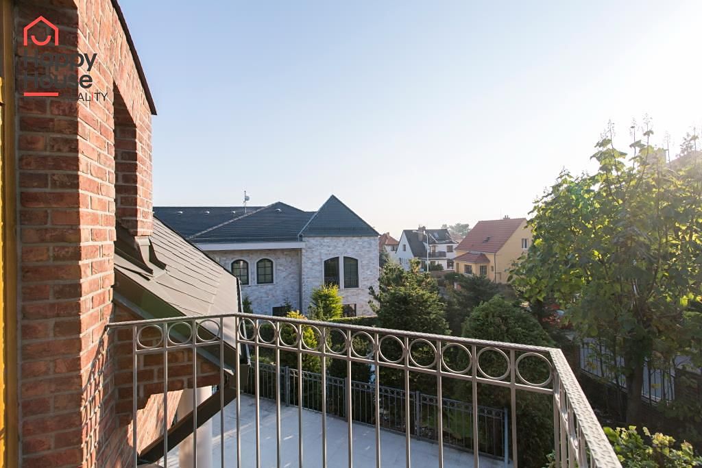 Pronájem rodinného domu 390 m², pozemek 903 m² – fotografie 4
