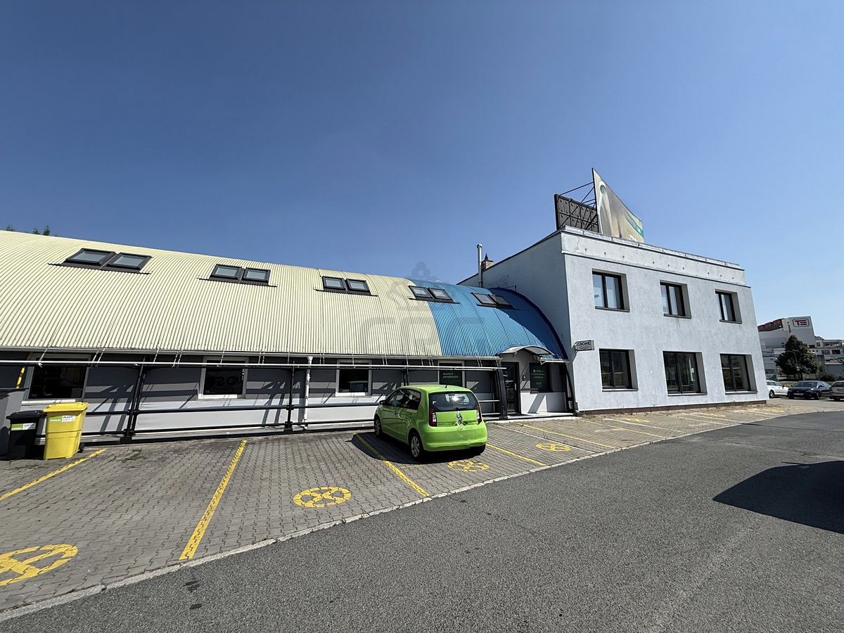 Pronájem kanceláře 181 m²