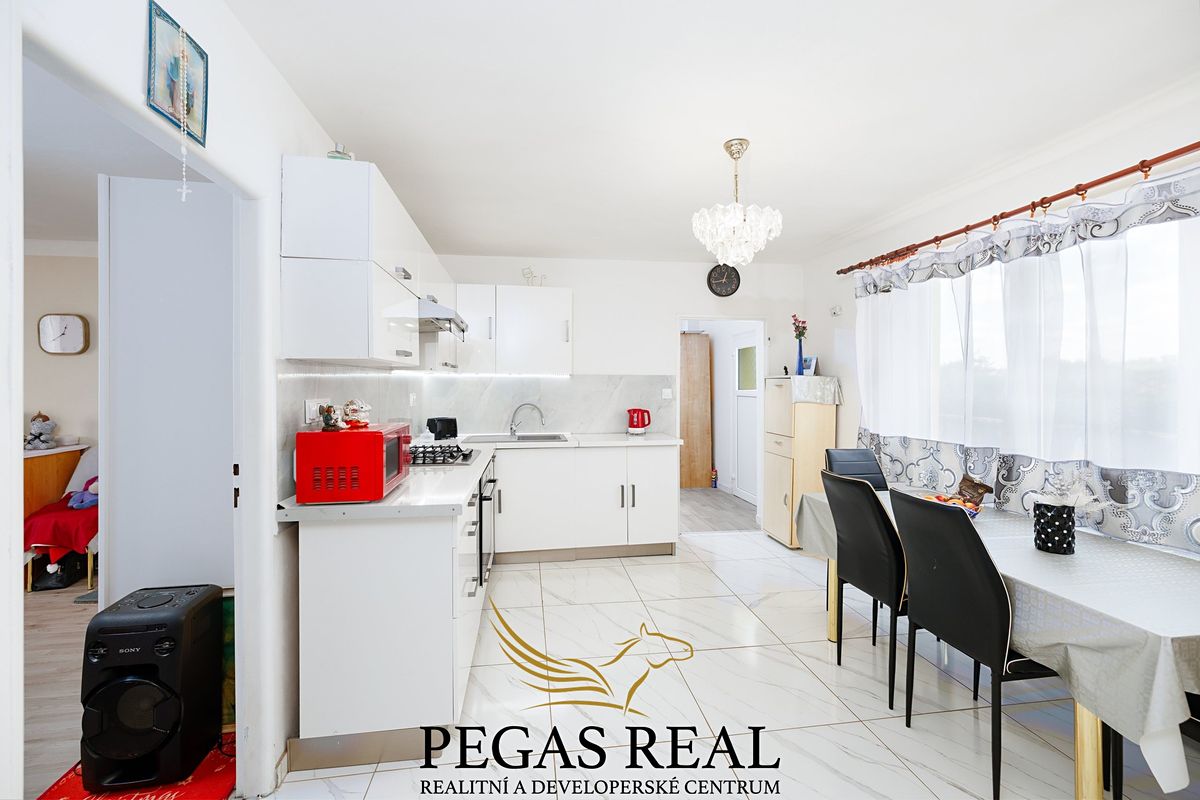 Prodej rodinného domu 147 m², pozemek 467 m² – fotografie 3