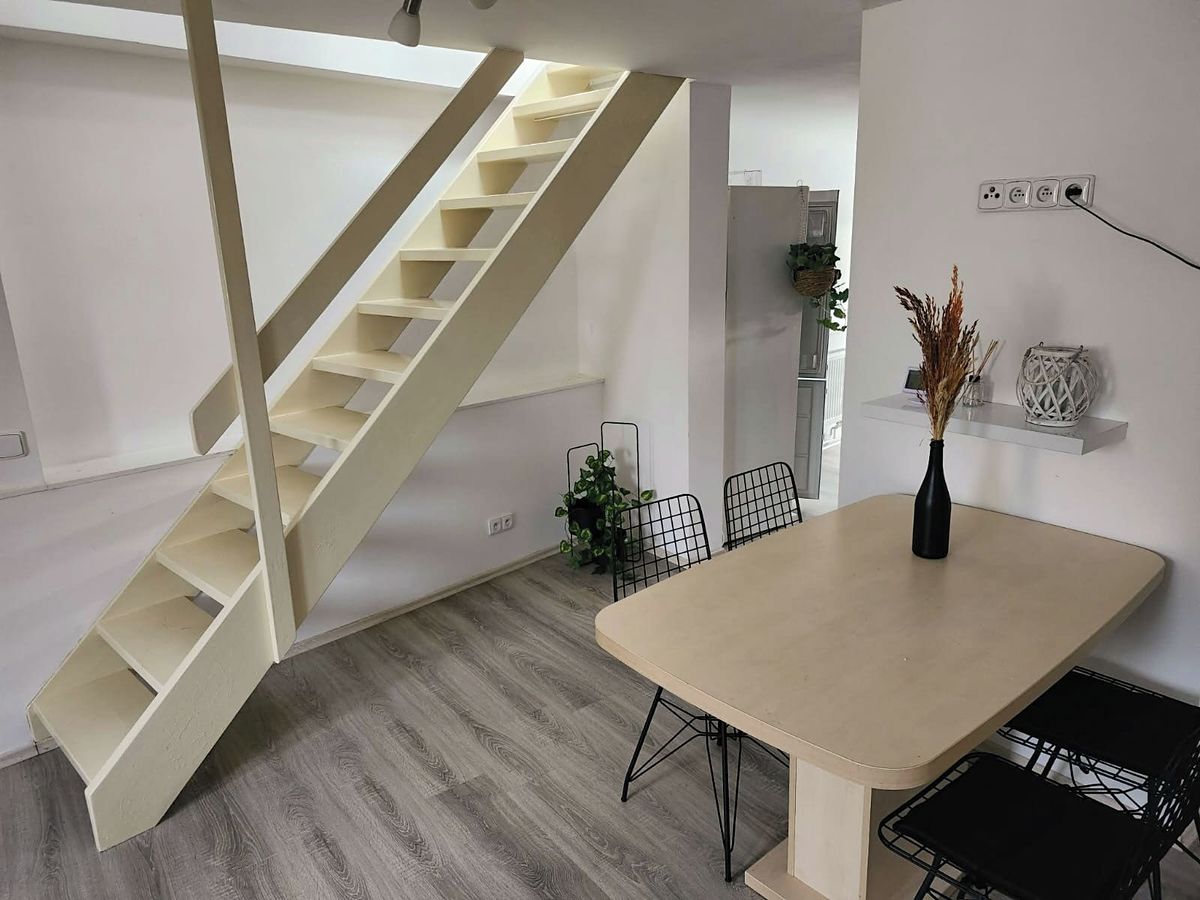 Pronájem bytu 4+1 93 m² – fotografie 2