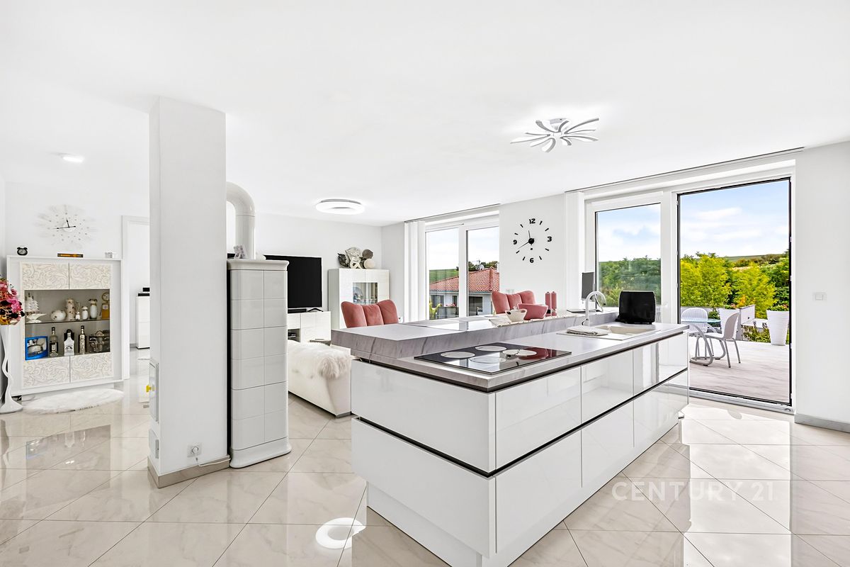 Prodej vícegeneračního domu 186 m², pozemek 2232 m² – fotografie 5
