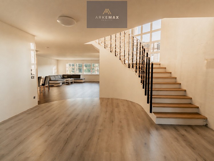 Prodej domu, 398 m² (6 z 23)