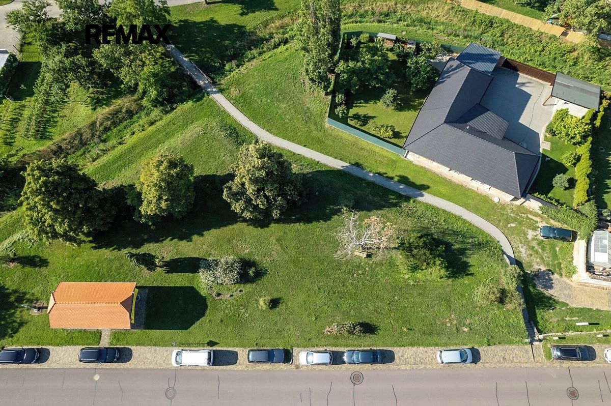 Prodej pozemku 739 m²