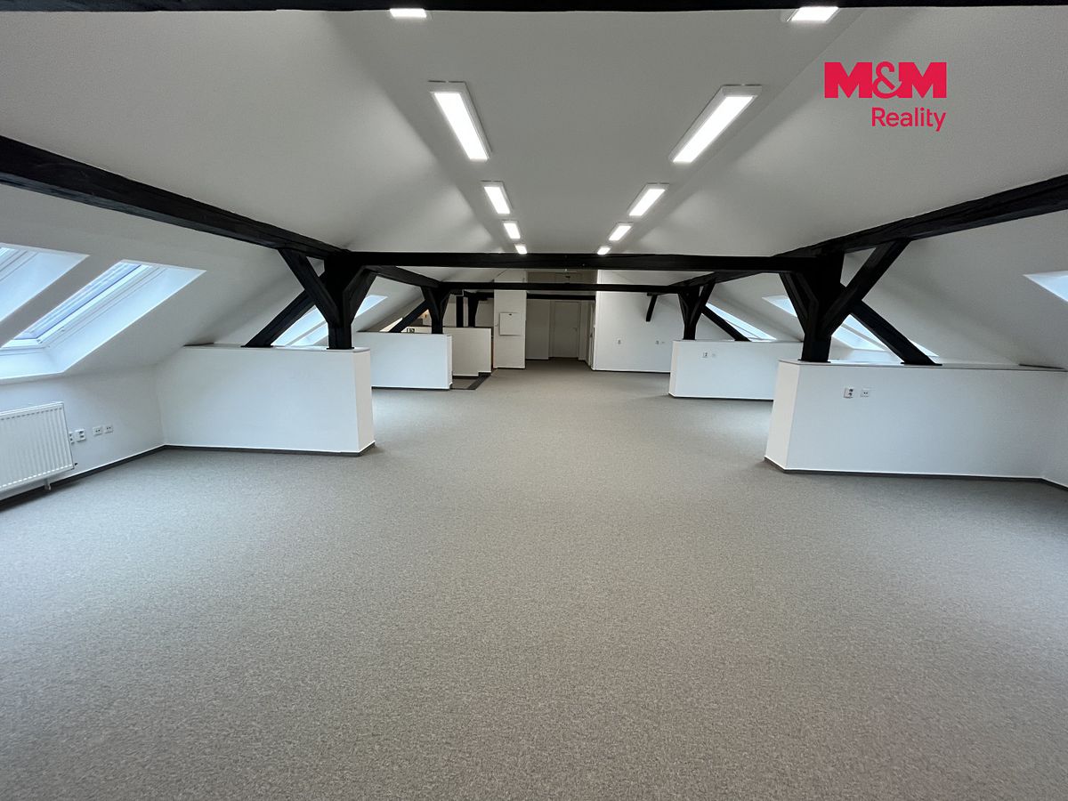 Pronájem kanceláře 150 m² – fotografie 2