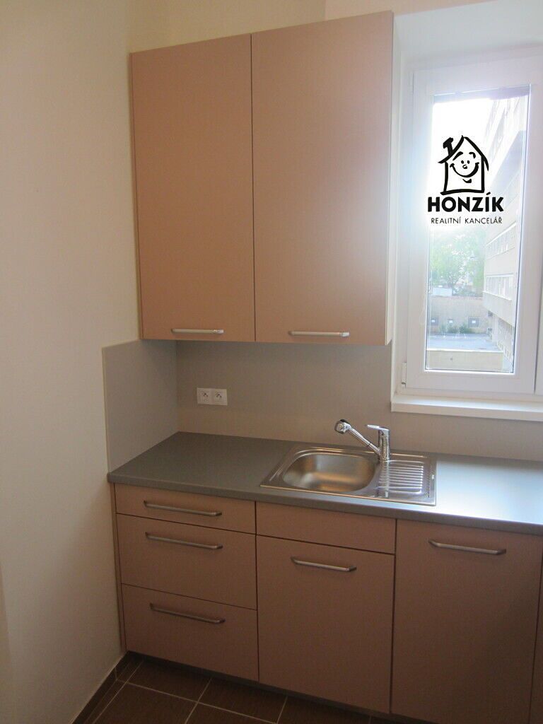 Pronájem bytu 1+kk 37 m² – fotografie 4