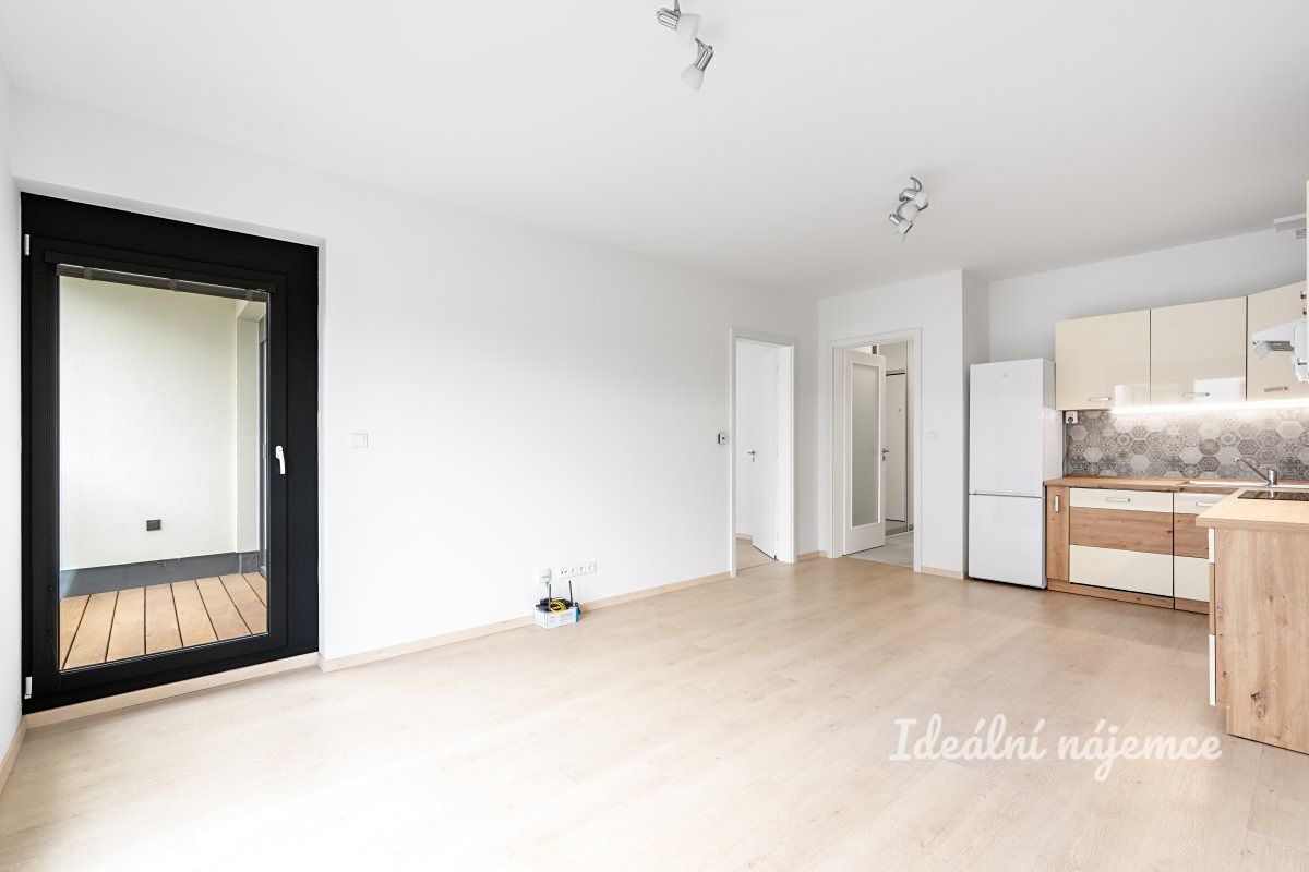Pronájem bytu 2+kk 47 m² – fotografie 3