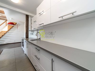 Pronájem bytu 2+kk 64 m²