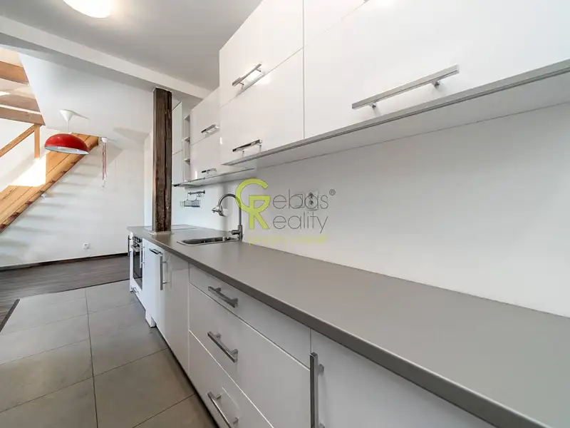 Pronájem bytu 2+kk 64 m², Praha – náhled fotky 1