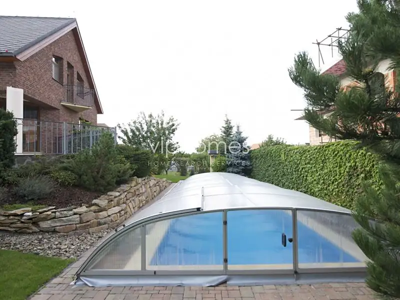 Pronájem vily 384 m², pozemek 903 m², Praha – náhled fotky 2