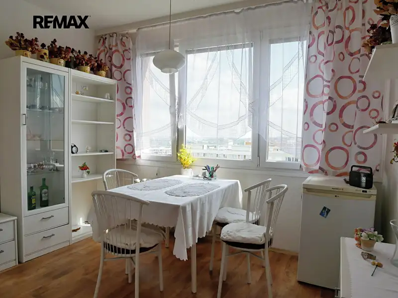 Prodej bytu 4+kk 73 m², Praha – náhled fotky 2