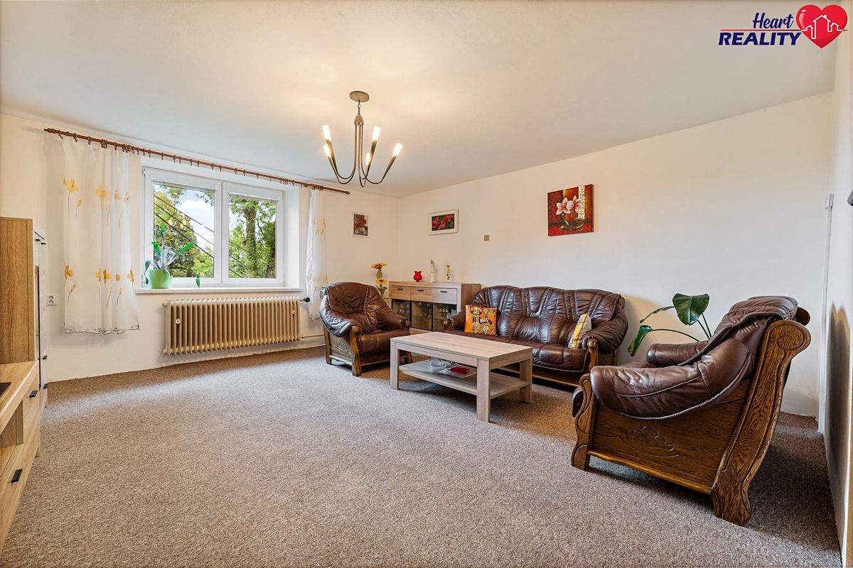 Prodej rodinného domu 149 m², pozemek 1298 m² – fotografie 4