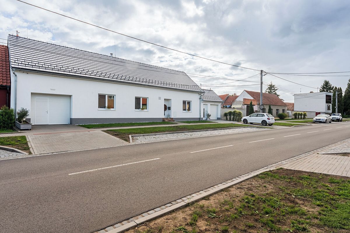 Prodej rodinného domu 172 m², pozemek 1684 m² – fotografie 3