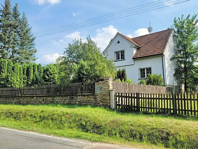 Prodej rodinného domu 185 m², pozemek 2047 m², Družec – náhled fotky 1