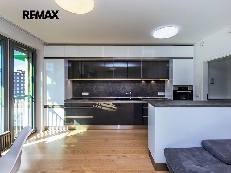 Pronájem bytu 2+kk, 66 m² (2 z 22)