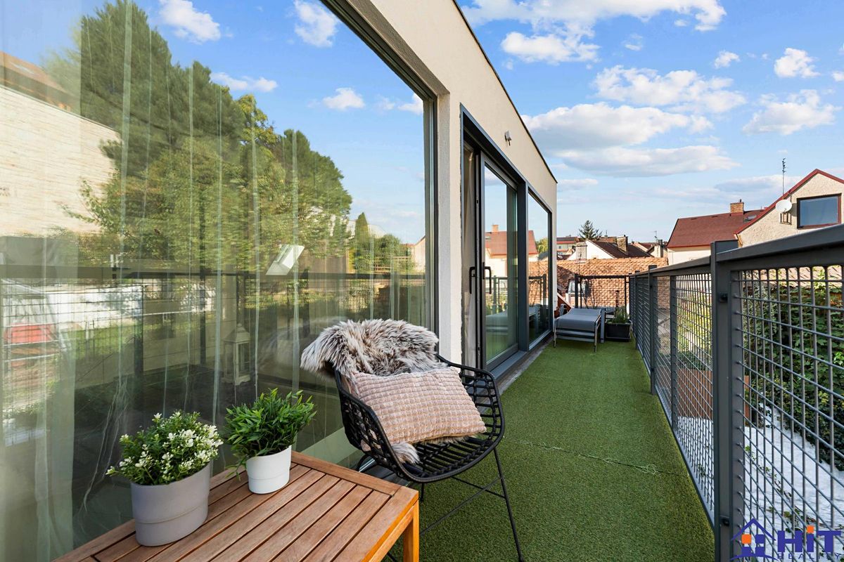 Prodej rodinného domu 192 m², pozemek 143 m² – fotografie 3
