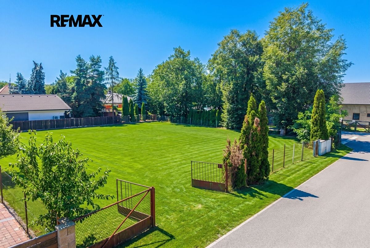 Prodej stavebního pozemku 1009 m² – fotografie 2