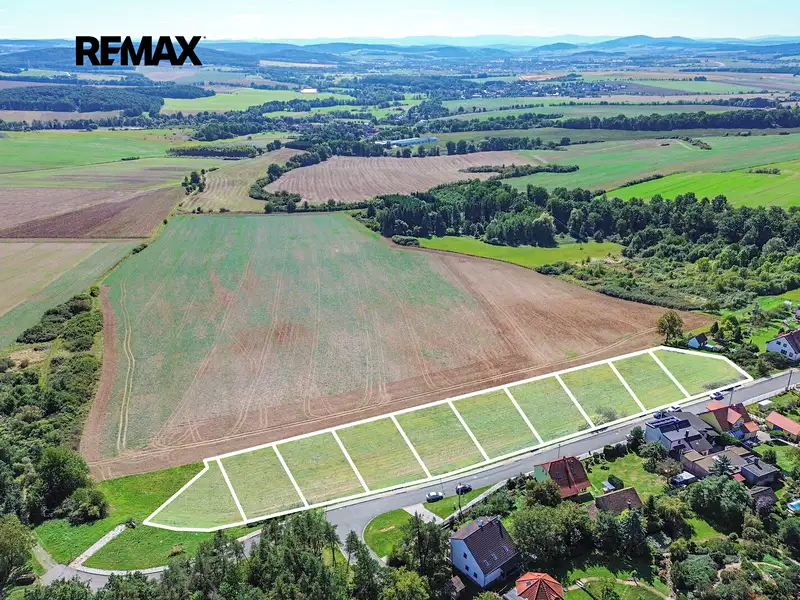 Prodej stavebního pozemku 800 m², Chlumčany – náhled fotky 2