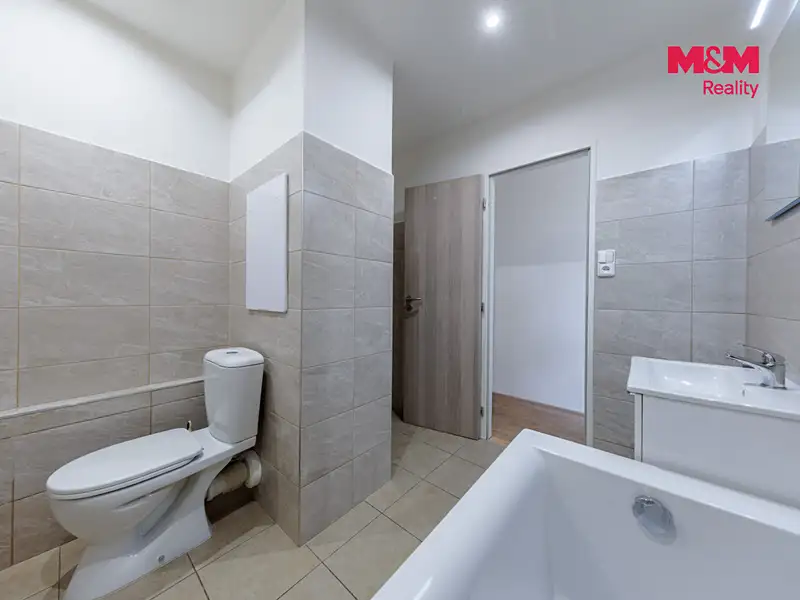 Prodej bytu 2+1 61 m², Ostrov – náhled fotky 3