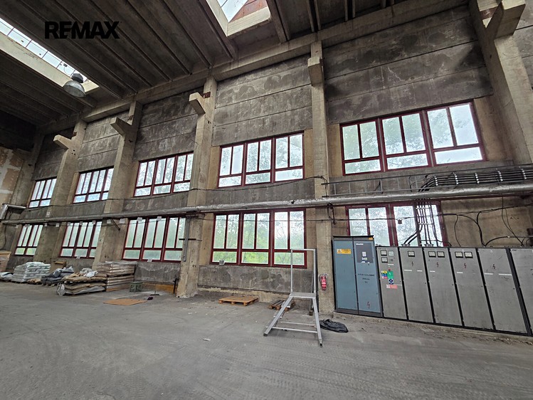 Pronájem komerčního prostoru, 2 250 m² (13 z 30)