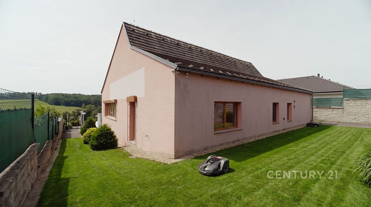 Prodej rodinného domu 160 m², pozemek 768 m² – fotografie 4