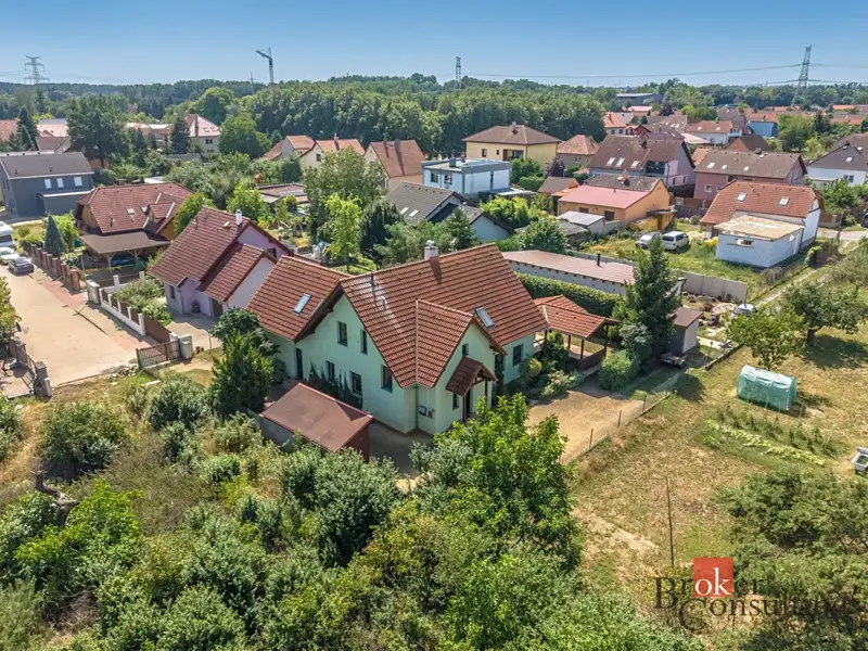 Prodej rodinného domu 260 m², pozemek 822 m², Mratín – náhled fotky 3